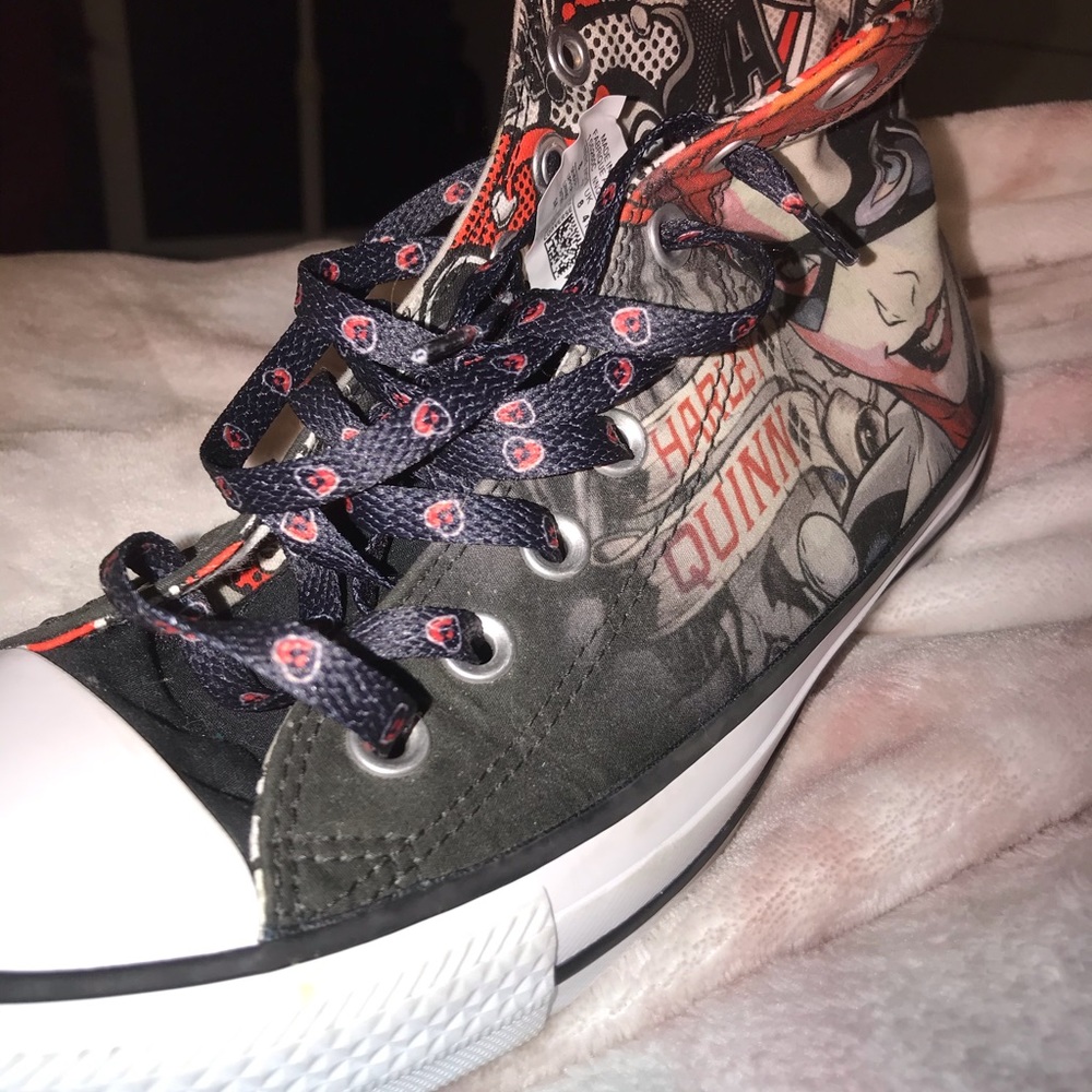 LIMITED EDITION Harley Quinn High Top Converse!